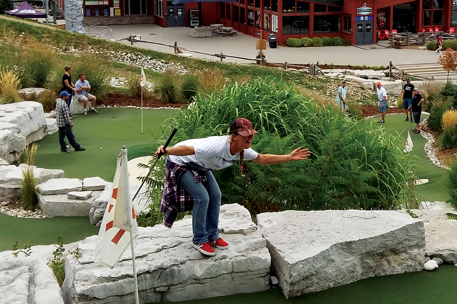 people at mini putt