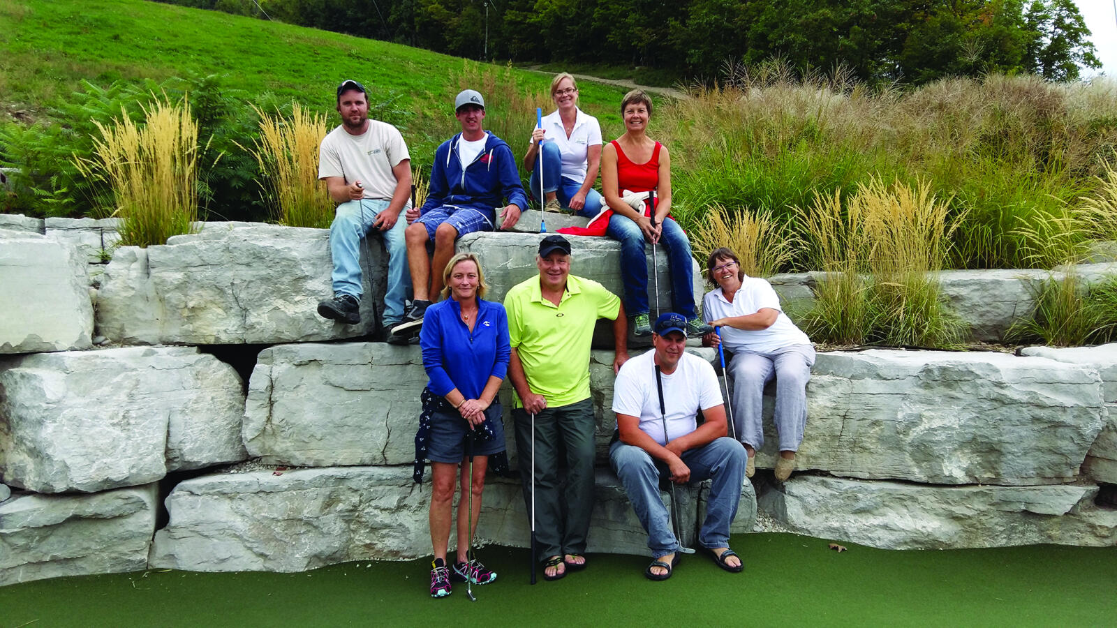 Members putt at Blue Mountain