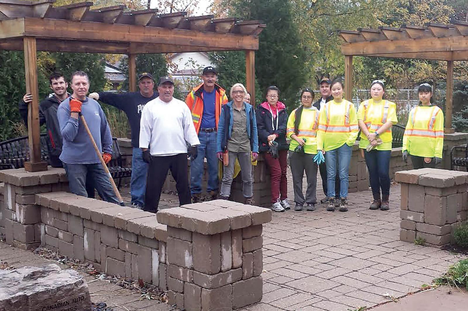 Windsor Chapter Fall Hospice grounds cleanup