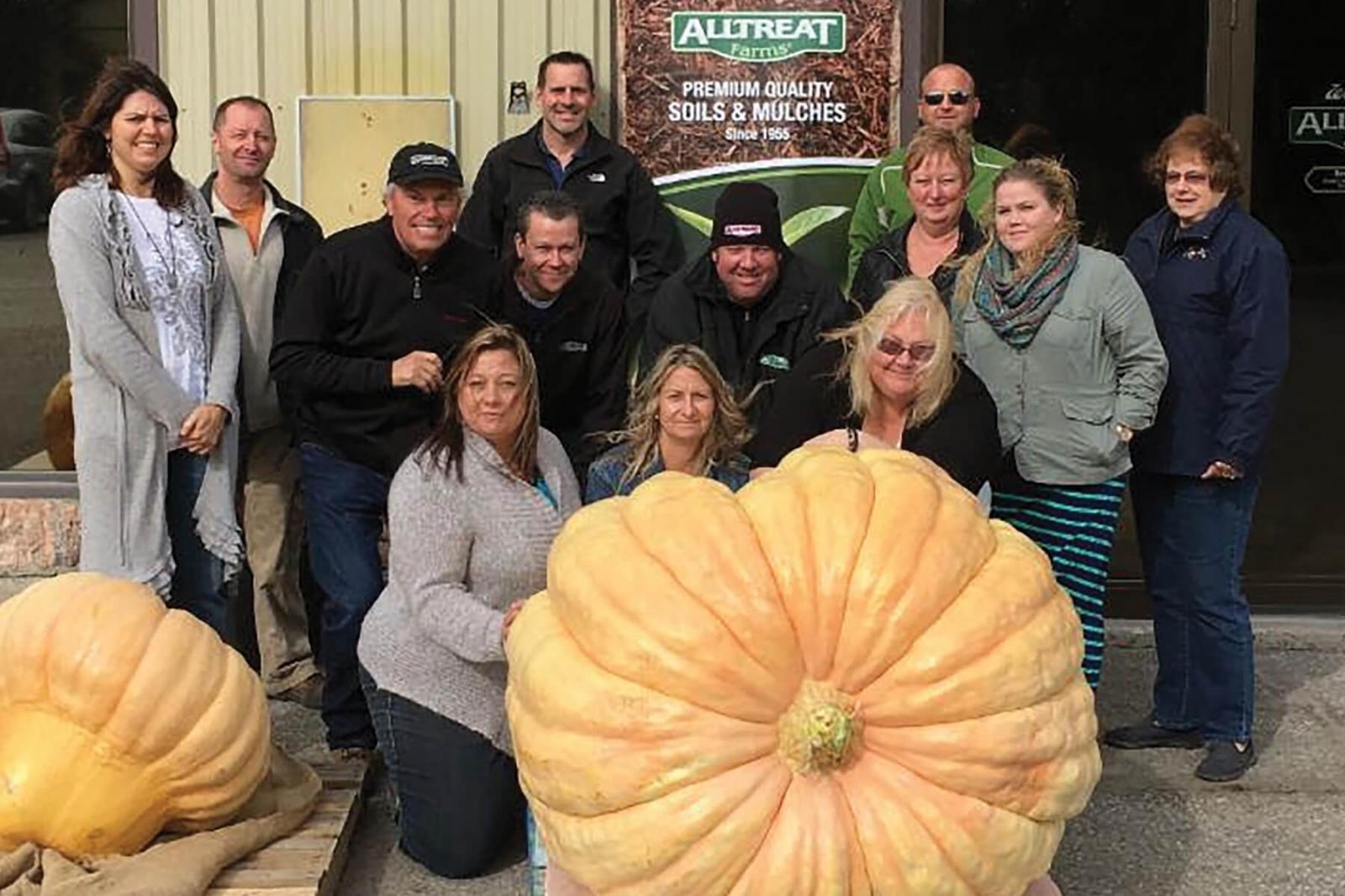 Giant pumpkin promotes compost use