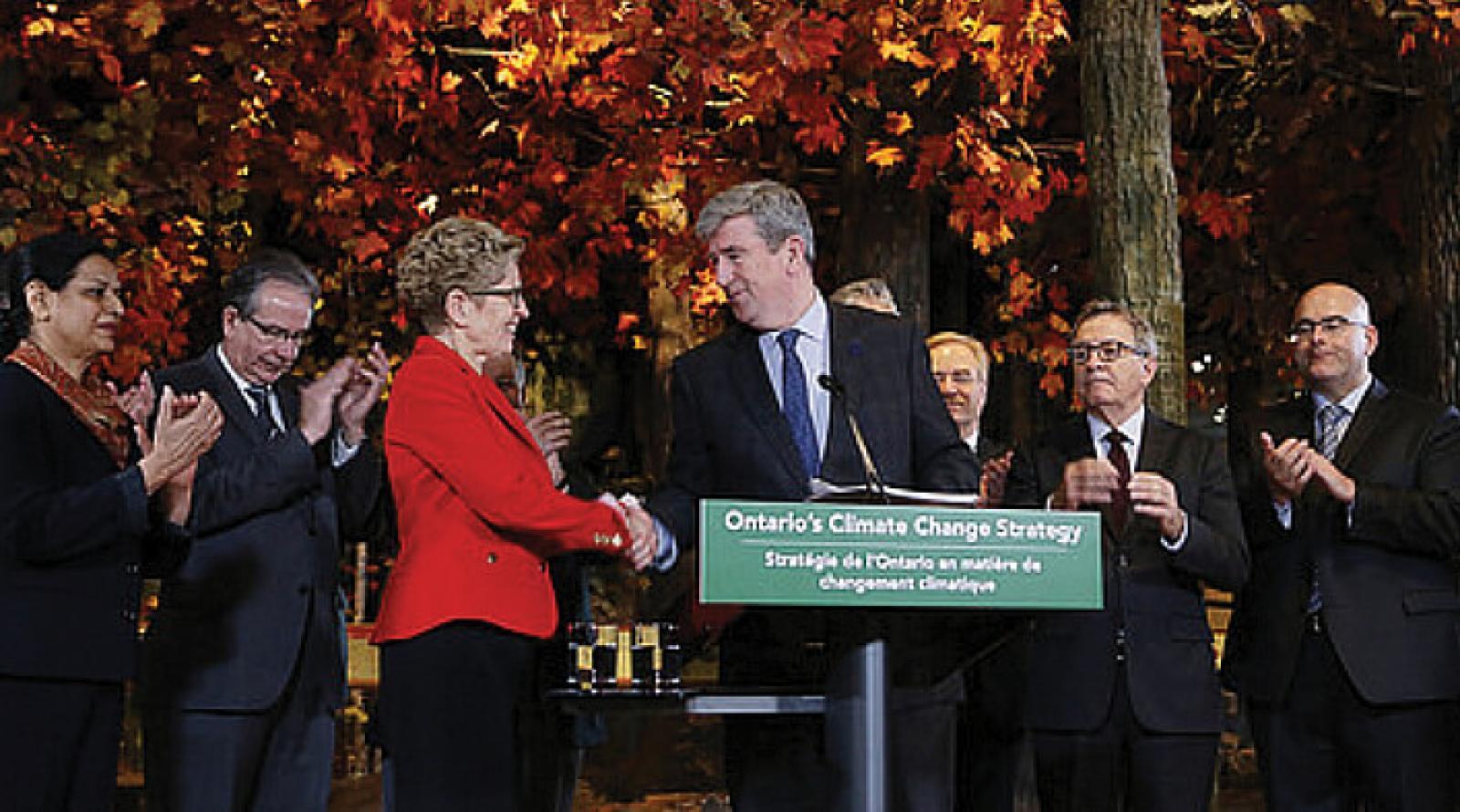 Ontario Premier Kathleen Wynne and Minister of the Environment and Climate Change Glen Murray announce the provincial Climate Change Strategy.