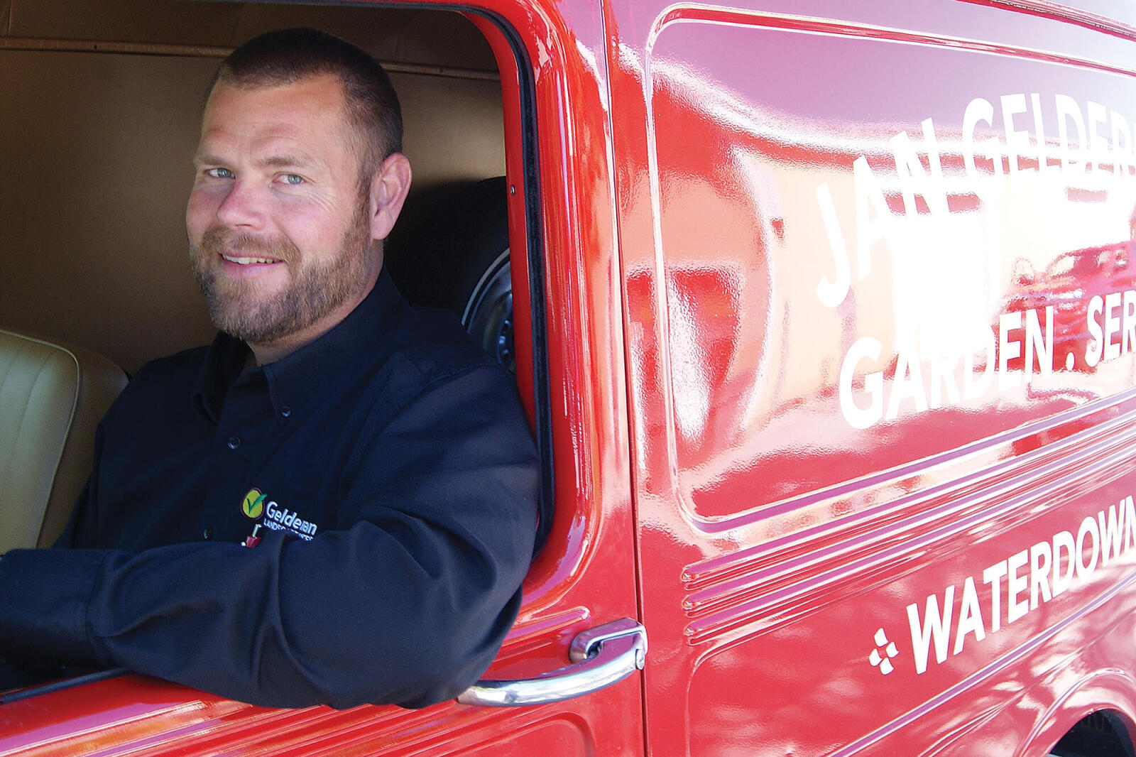 Nathan Helder had a replica of the 1948 Jeep Willys, driven by Jan Gelderman, completely restored to mark the 60th anniversary of the company. 