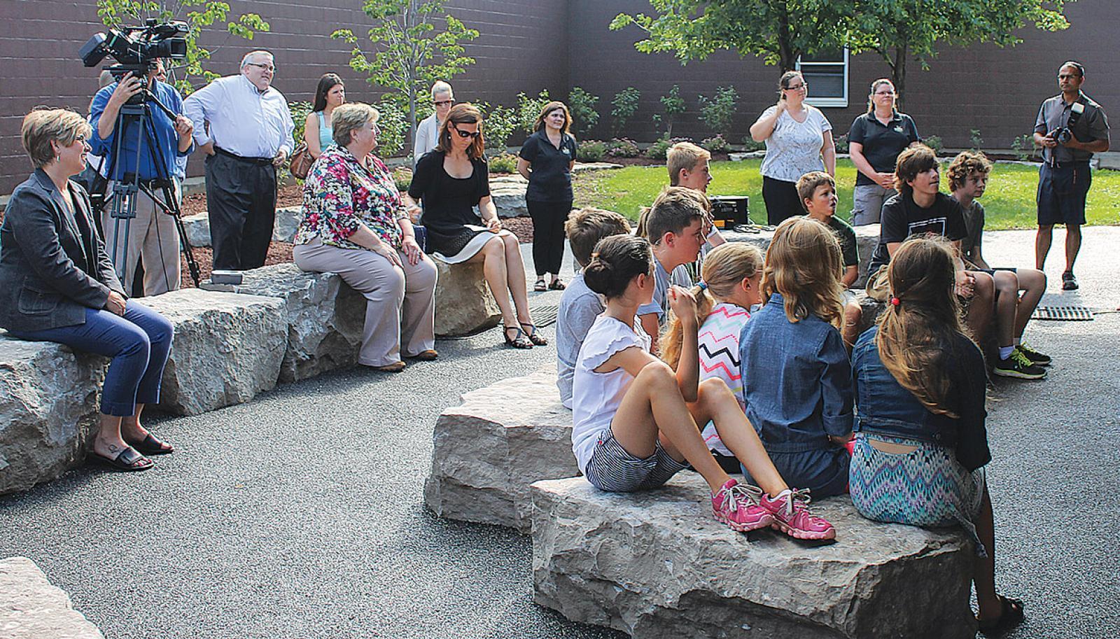 Students, staff and LO members celebrated the completion of the outdoor classroom and garden at Elgin Court Public School in St. Thomas.