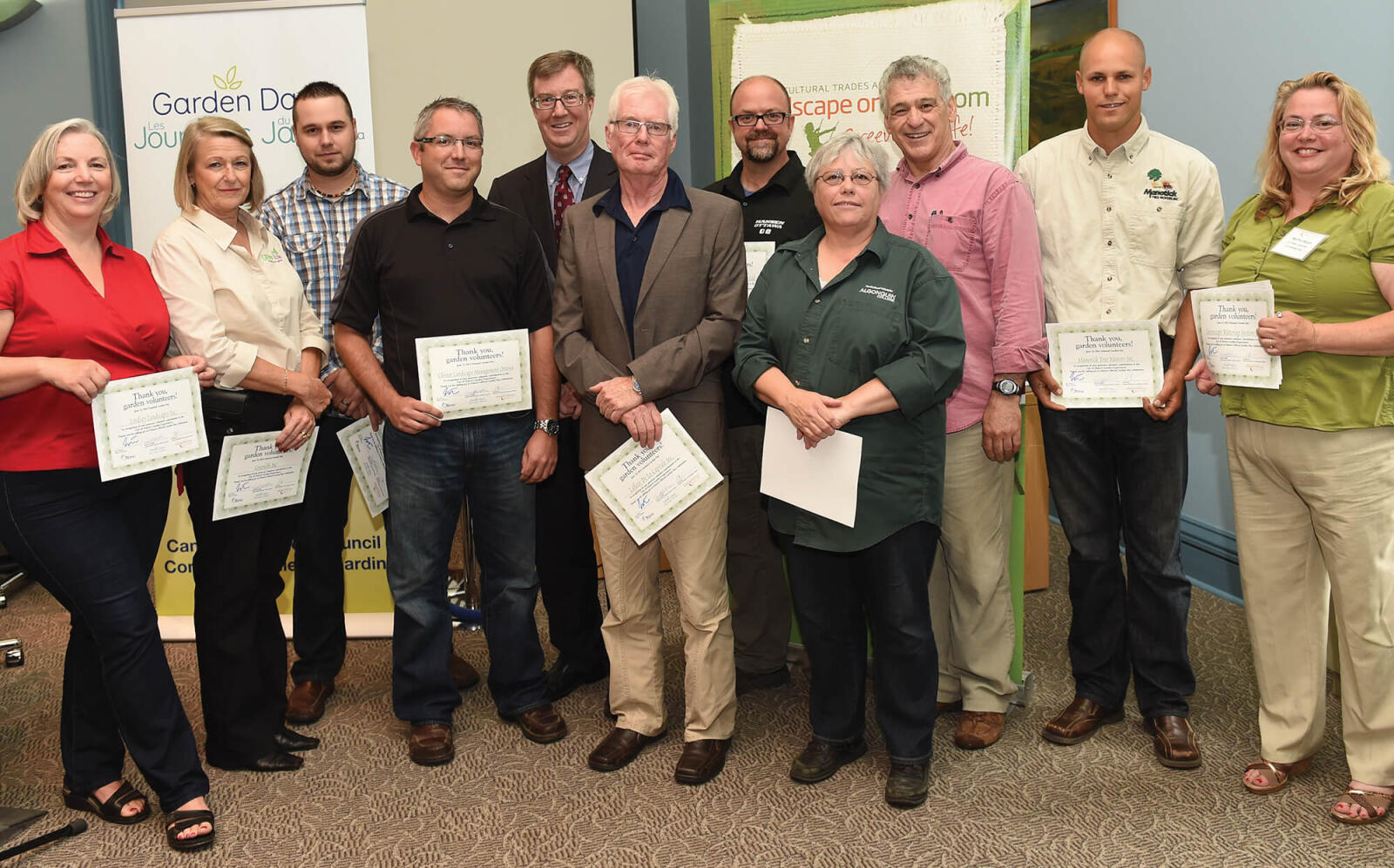 Chapter volunteers from the Ottawa Cancer Survivors’ Park maintenance attended the at the ceremony on Garden Days. Recipients are shown in photo, from left, Heidi McLaren, Lindsay Landscapes; Sarah Johnston, Greenlife; Andrew Burgess, Natural Impressions Landscaping; Chris Burns, Clintar Landscape Management Ottawa; Ottawa Mayor Jim Watson, Jim Curran, Lafleur de La Capitale; Ed Hansen, Hansen Lawn & Gardens; Janice Ife, Algonquin College Horticultural Industries Program; Ed Lawrence, Ken Stevens, Manotick Tree Movers and Martha Walsh, Ottawa Chapter coordinator.