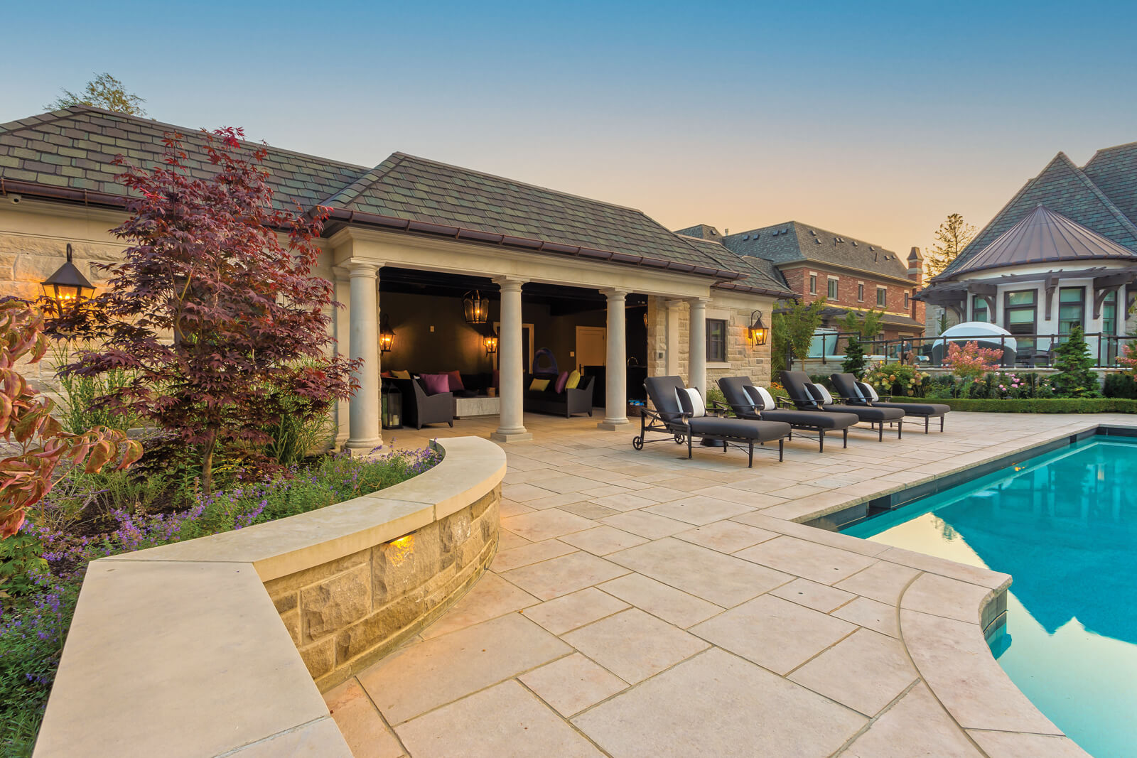 Project by Partridge Fine Landscapes using Select Stone natural stone products.